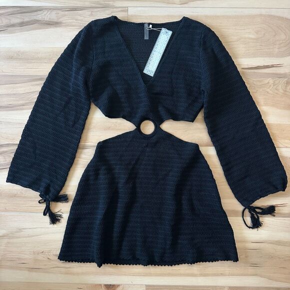 Devon Windsor Crochet Knit Fallon Cut Out Long Sleeve Mini Dress‎ Black Sz Large - Picture 1 of 7